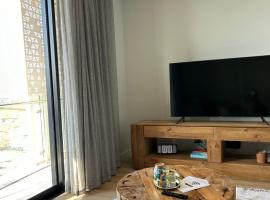 Thando's Luxury Stays at Ellipse, Waterfall，位于米德兰的酒店