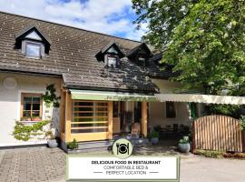 Guesthouse Pri Zalogarju，位于Železniki的酒店