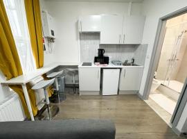 Flat 4 Stay In Ilford，位于依尔福的酒店