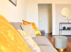 MILPAU Buer 3 - Modernes und zentrales Premium-Apartment mit Queensize-Bett, Netflix, Nespresso und Smart-TV