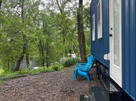 The Overlook Tiny Home，位于伊丽莎白镇的乡村别墅