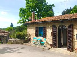 Spacious house with private garden in Chianti，位于基安蒂的卢科莱纳的酒店