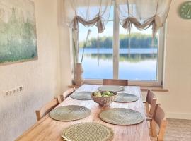 Lake House Erkulis near Kuldiga，位于库尔迪加的酒店