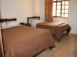 Hotel de Turistas Huaraz，位于瓦拉斯的住宿