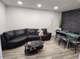 Maison de Ville à 40 km de Paris，位于Longnes的酒店