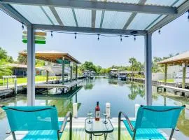 Colorful Canalfront Home - Boat Dock, Deck, Kayaks