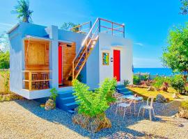 Tiny House's Seafront Room in Camotes Island，位于Esperanza的旅馆
