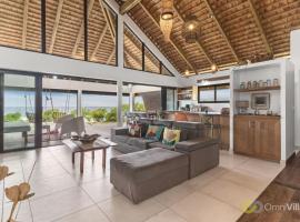 Coastal Bliss: 1BR Bungalow by the Sea in Moorea，位于Temae的酒店