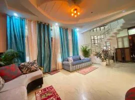 Luxury duplex bungalow noida 50