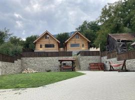 Long Rock Chalets，位于里梅泰亚的带停车场的酒店