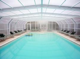 阿杜亚丽晶娜萨巴康体美容酒店，位于蒙特卡蒂尼泰尔梅的酒店