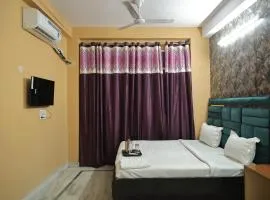 Private rooms in near Laxmi Nagar