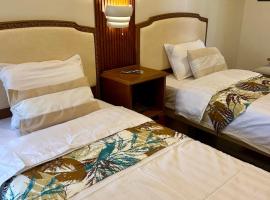 Ciudad Fernandino Hotel，位于Urdaneta的酒店