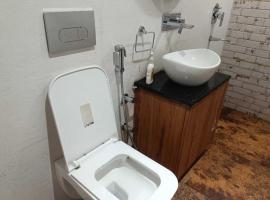 Hotel V R Varanasi，位于瓦拉纳西的酒店