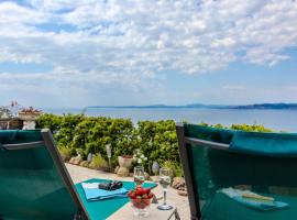 Provenzalische Villa Citronniers - Garten mit Meerblick und Pool by Riviera HomeLife，位于圣拉斐尔的酒店