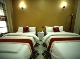 Hotel Flycatcher Chitwan- A jungle Safari Home，位于索拉哈的酒店