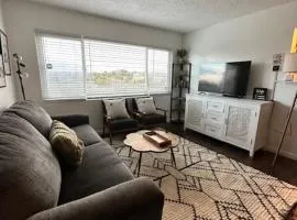 Private Family Condo in Quiet Neighborhood Free Parking Wi-fi