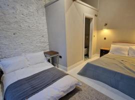 Garden Barn Studio, sleeps 3，位于Heath and Reach的酒店