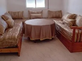 App met uitzicht op de bergen en zee