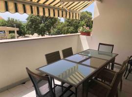 Apartman Gajac near Zrce，位于Gajac的酒店