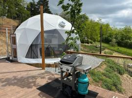 Glamping u oveček，位于Ivančice的豪华帐篷