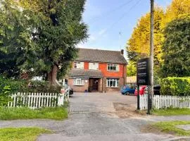 High Trees Guest House Gatwick