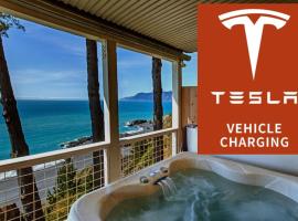 Amazing Oceanview 2 bedroom Oceanfront! by OceanviewHotTubs Shelter Cove, CA Tesla EV Station，位于Shelter Cove的酒店