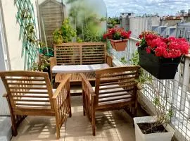 King bedroom and Terrace in Paris Center