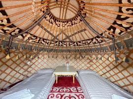 Agat Yurt Camp，位于Kaji-Say的住宿加早餐旅馆