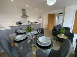 Modern 1 bedroom serviced apartment with garden