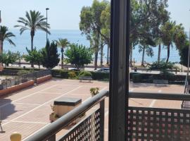 Precioso apartamento con vistas al mar，位于贝尼卡西姆的酒店