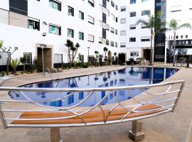 Prestige : Piscine, Proximité de Rabat et Aéroport，位于塞拉的酒店