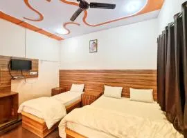 Goroomgo Sangam Palace Guest house Mathura - Prime Location