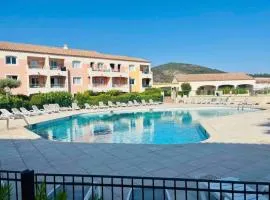 Studio et cabine, 4 personnes,mer, piscine, tennis, les issambres