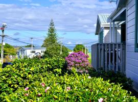 Oneroa Tui Garden, Waiheke，位于欧尼罗亚的酒店