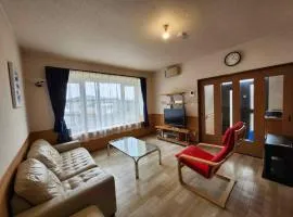 蒼い家温泉付貸別荘Cozy Blue House Onsen Hot Spring