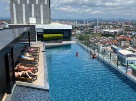 The base in pattaya condo，位于芭堤雅市中心的酒店