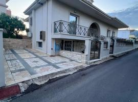 Home Chris，位于Filiátai的酒店