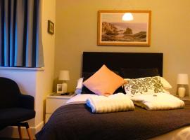 En-suite room, fridge microwave TV, great value homestay, near forest & sea，位于利明顿的家庭/亲子酒店