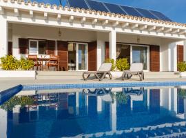 Bini Sole - Villa de lujo con piscina en Menorca，位于比尼贝卡的度假短租房