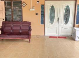 Pakdin Homestay，位于Kampong Bukit Katil的别墅