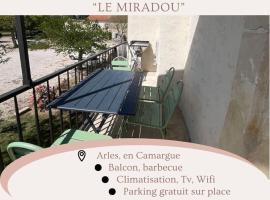 "Le Miradou" gite rural Camargue，位于乐萨姆布克的住宿