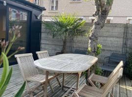 Le 104 Maison avec terrasse proche de la mer，位于敦刻尔克的酒店