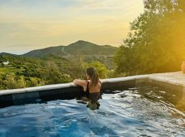 Villa Kotseli - Sea View, Pool, Sunsets，位于安德罗斯的度假短租房
