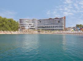 Mylome Luxury Hotel & Resort - Ultra All Inclusive，位于欧库卡拉的带按摩浴缸的酒店