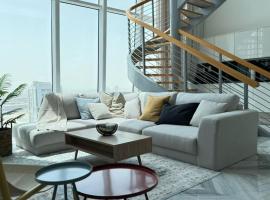 Charming Duplex 1 Bdr Apartment，位于甘图特的酒店