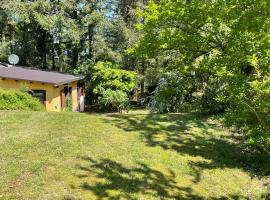 Gemütliches Ferienhaus mit Kamin in idyllischer Waldrandlage，位于Arenrath的公寓