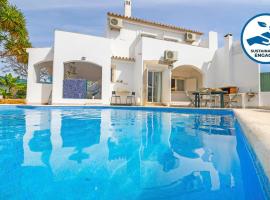 Villa Del Sol by Algarve Vacation，位于奎特里拉的酒店