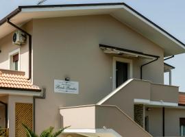 PICCOLO PARADISO Suite SOLE，位于Scafa的Spa酒店