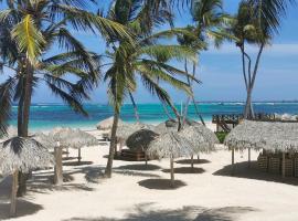 DELUXE VILLAS BAVARO BEACH & SPA - best price for long term vacation rental，位于蓬塔卡纳的酒店